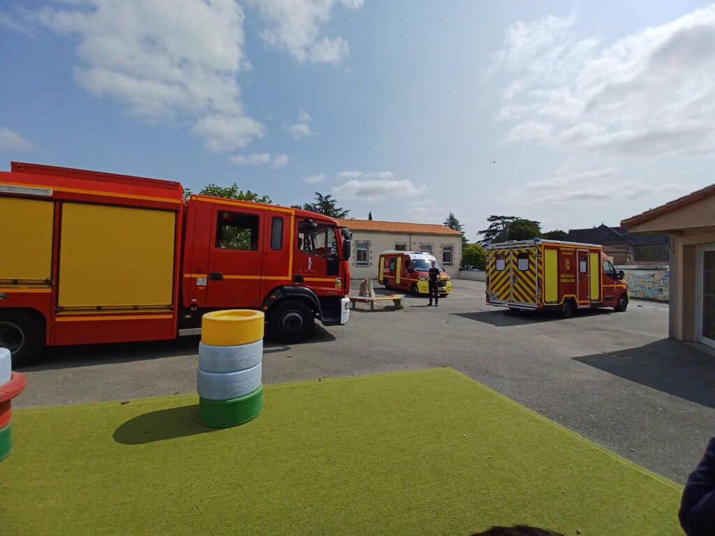Les Pompiers à l’école du Boupère